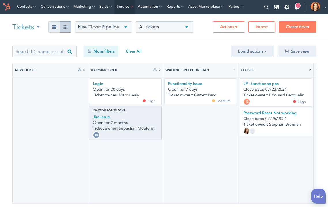 Herramienta del sistema de tickets de HubSpot para Relaciones con Clientes para equipos de servicio al cliente